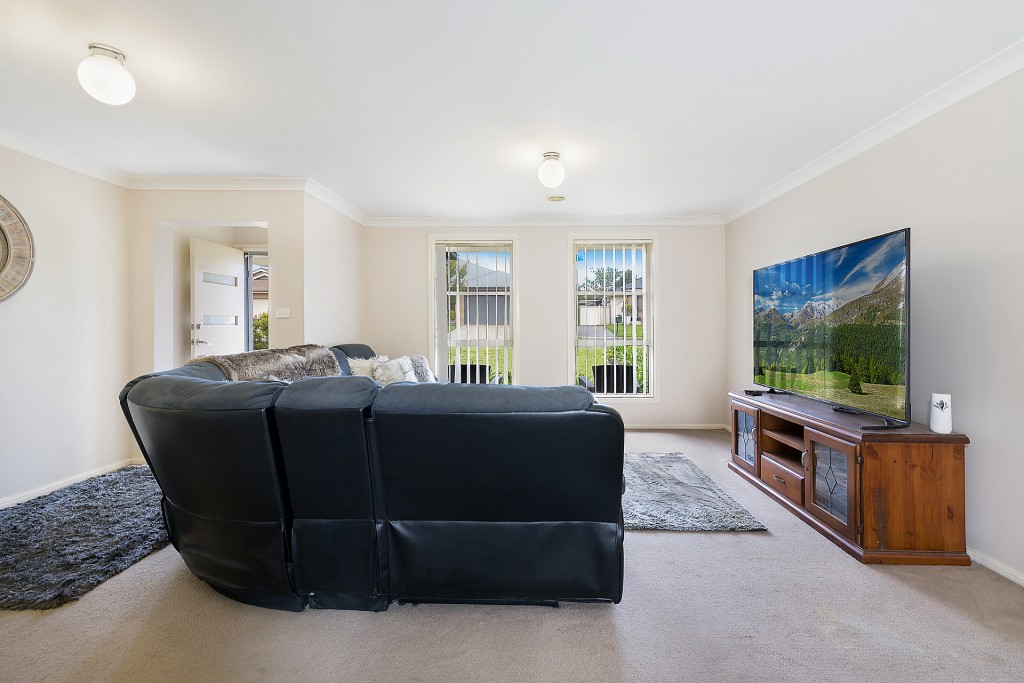 9 Romano Drive, Orange NSW 2800 - photo 4