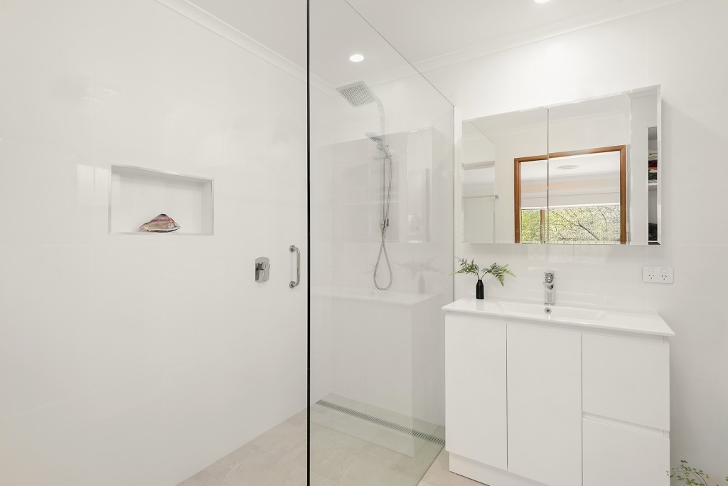 12 Yarawini Drive, Orange NSW 2800 - photo 4