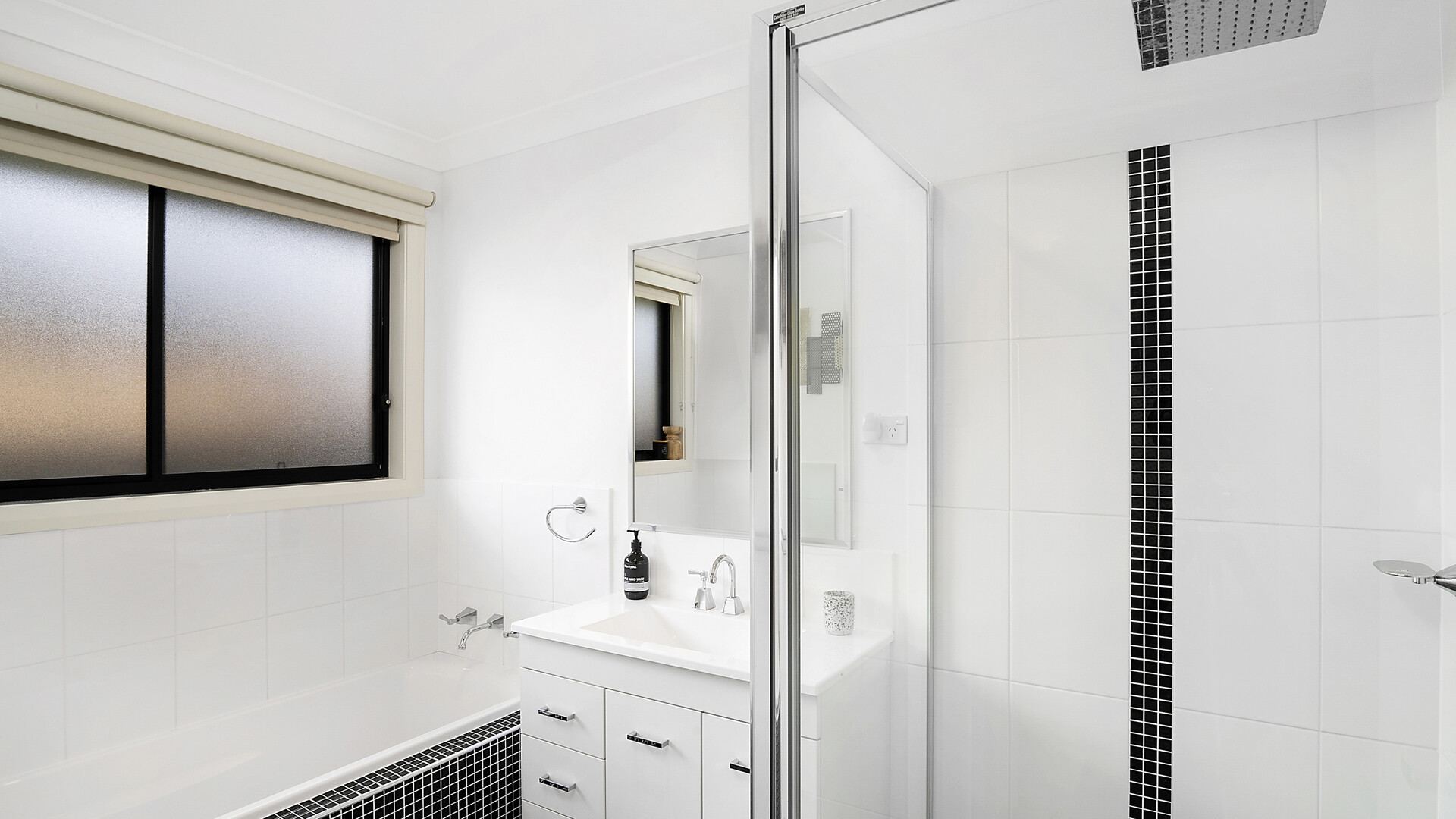 14 Winter Street, Orange NSW 2800 - photo 16