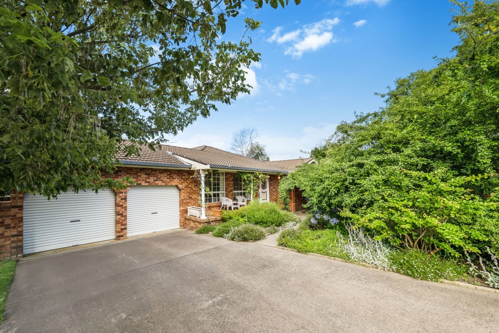 9 Lyrebird Place, Orange NSW 2800 - photo 2