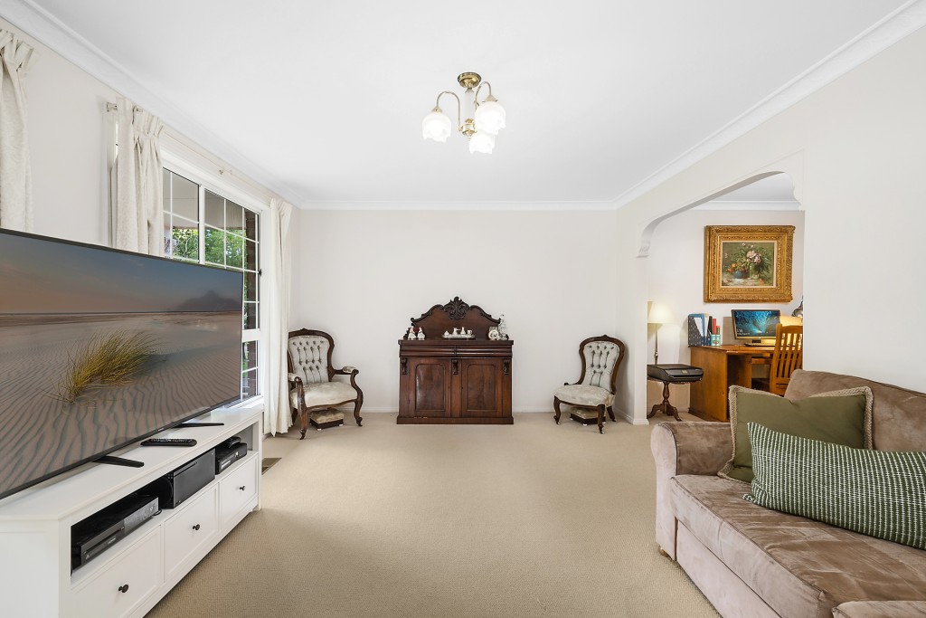 9 Lyrebird Place, Orange NSW 2800 - photo 6
