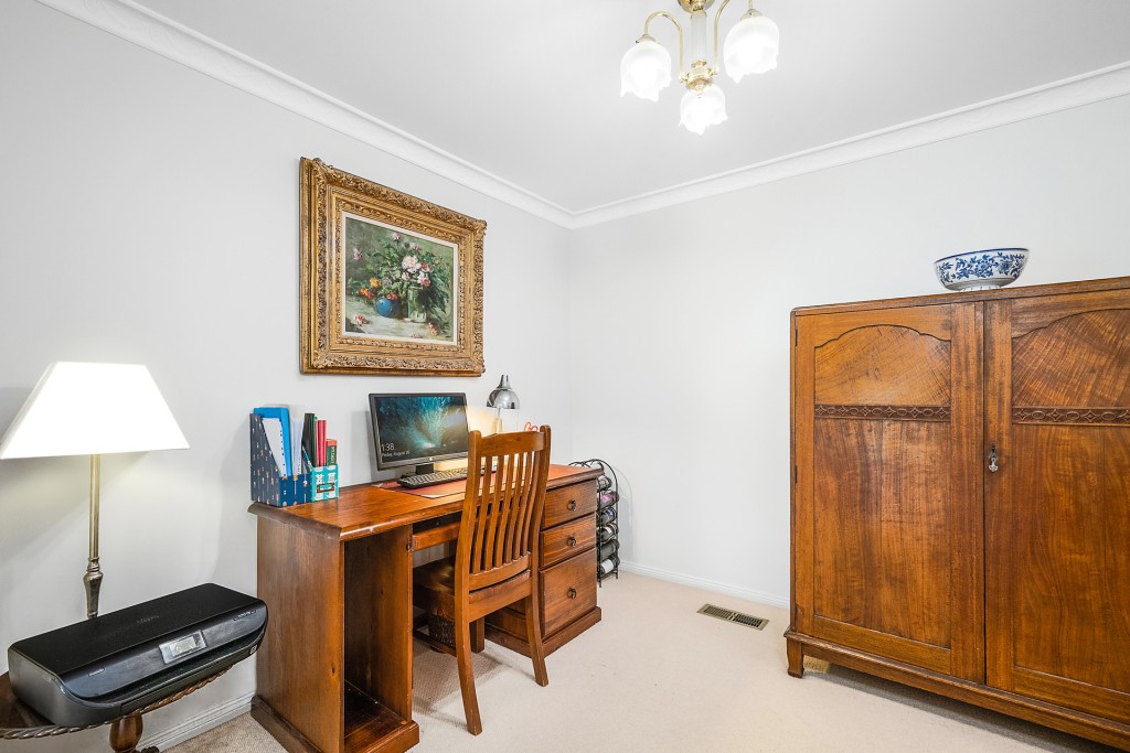 9 Lyrebird Place, Orange NSW 2800 - photo 9