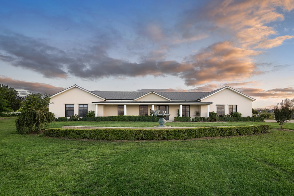 77 Dean Drive, Orange NSW 2800 - McGrath Central West