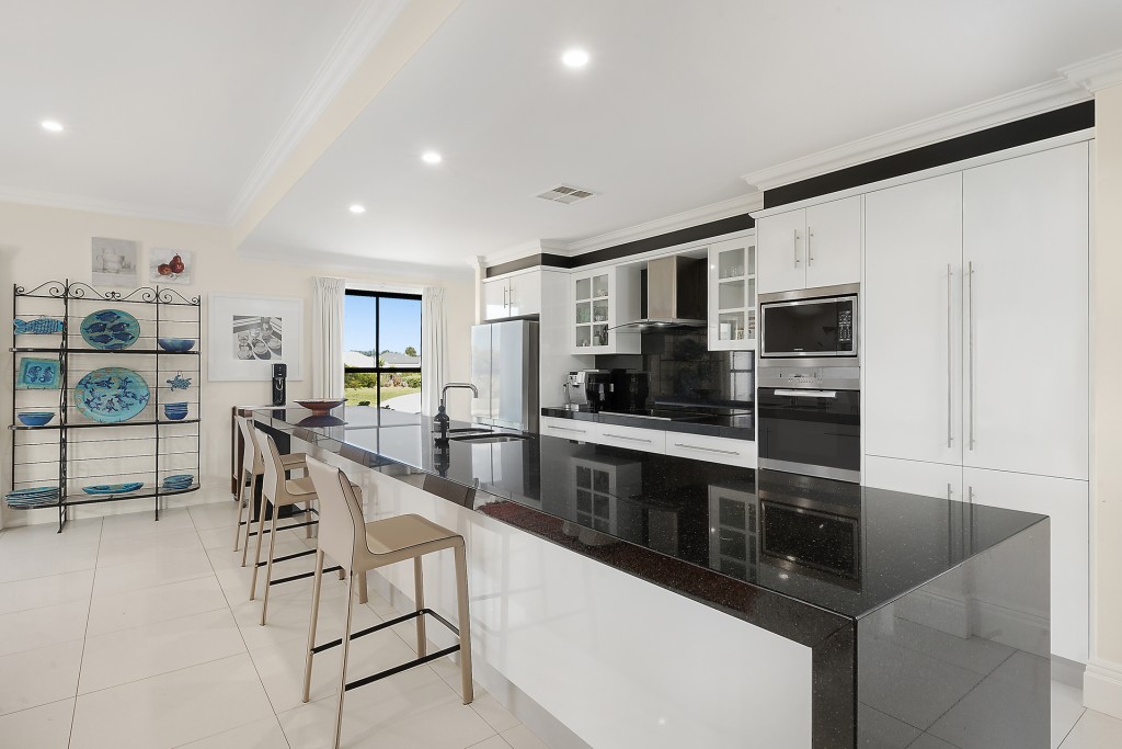 77 Dean Drive, Orange NSW 2800 - photo 6