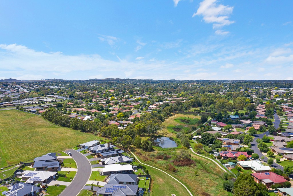 27 Haywood Drive, Orange NSW 2800 - photo 16