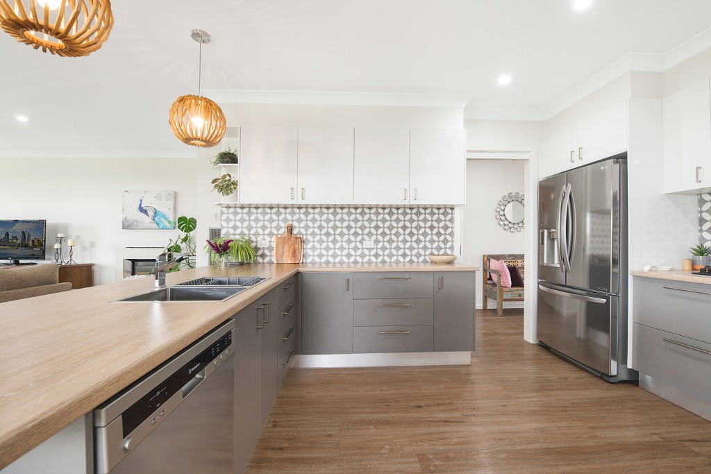 27 Haywood Drive, Orange NSW 2800 - photo 4
