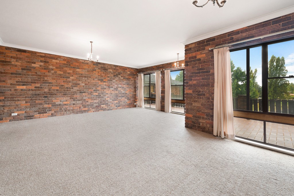 16 Yarawini Drive, Orange NSW 2800 - photo 2