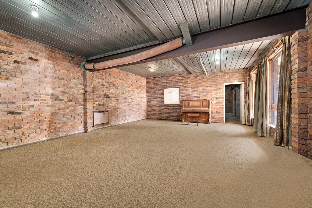 16 Yarawini Drive, Orange NSW 2800 - photo 11