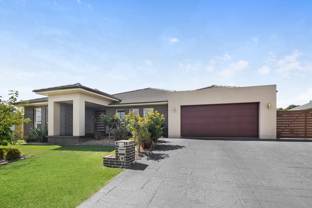 82 Diamond Drive, Orange NSW 2800 - McGrath Central West