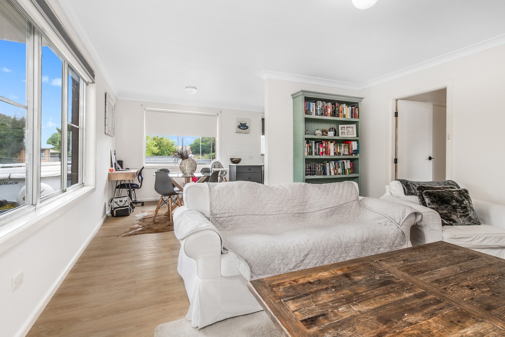 15 Morobe Place, Orange NSW 2800 - photo 2