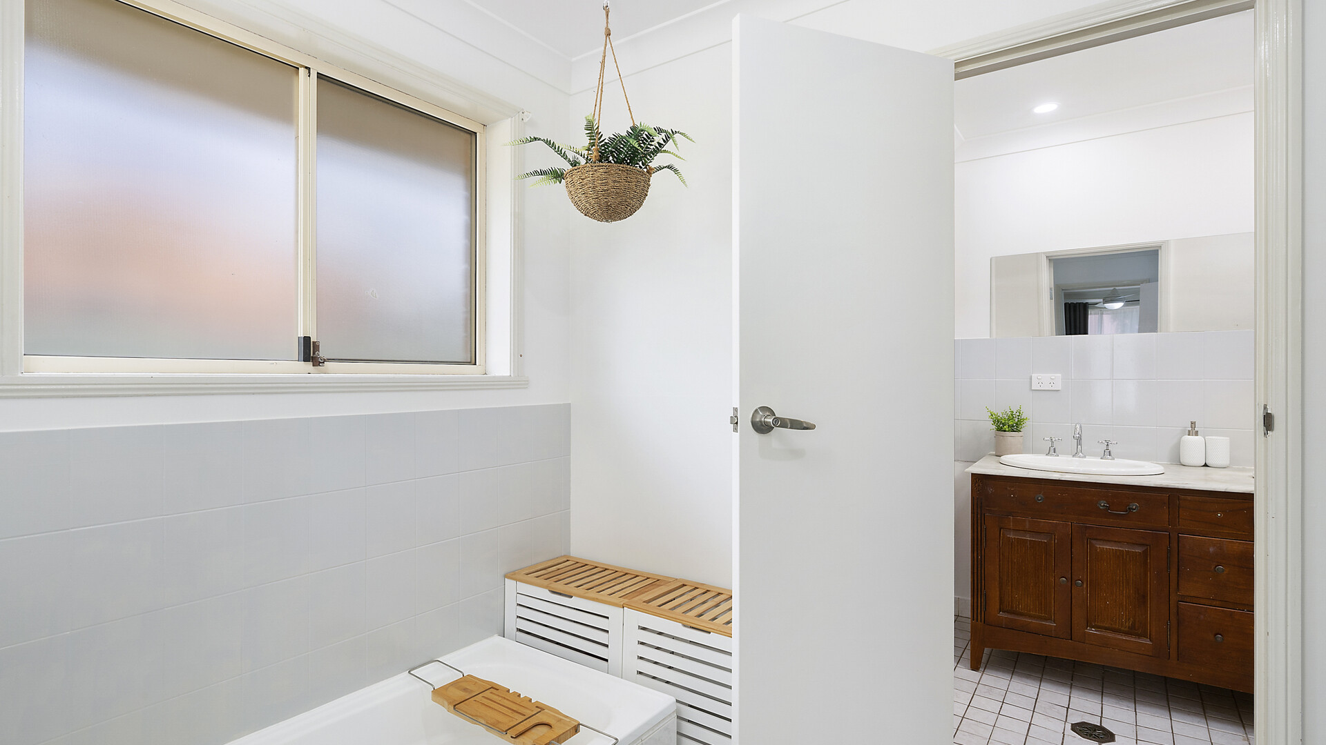 11 Crinoline Street, Orange NSW 2800 - photo 8