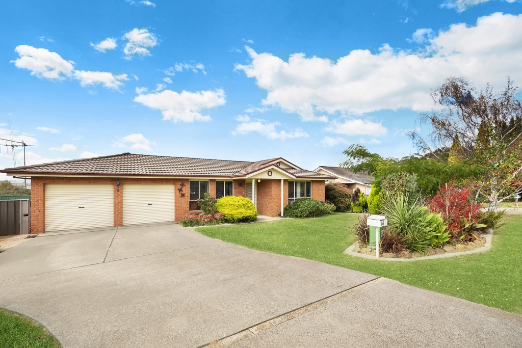 16 Palmer Street, Blayney NSW 2799 - McGrath Central West