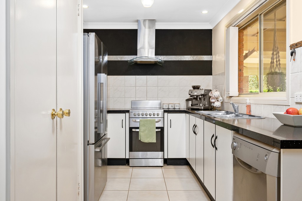 16 Palmer Street, Blayney NSW 2799 - photo 5