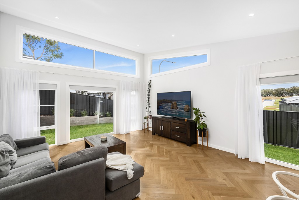 2 Hutchinson Close, Orange NSW 2800 - photo 2