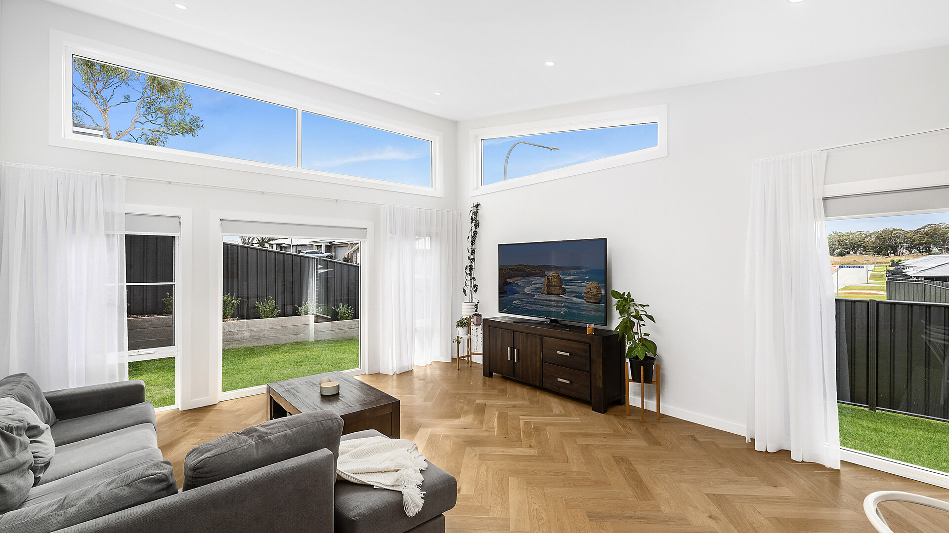 2 Hutchinson Close, Orange NSW 2800 - photo 2