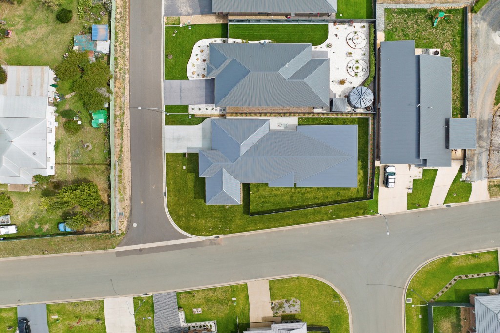 2 Hutchinson Close, Orange NSW 2800 - photo 17