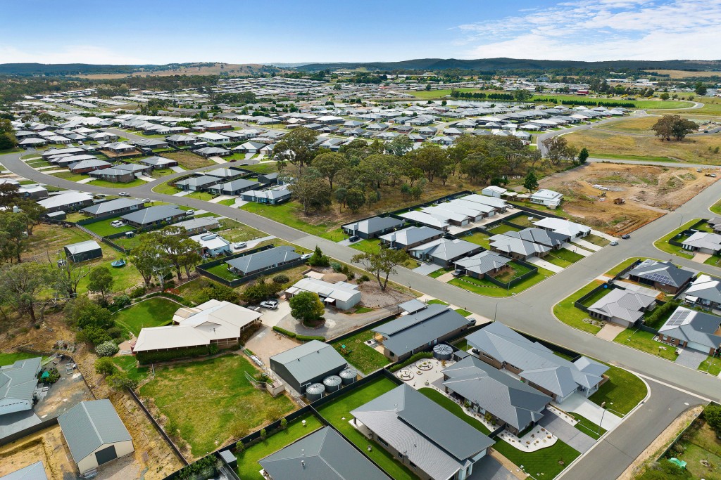 2 Hutchinson Close, Orange NSW 2800 - photo 19
