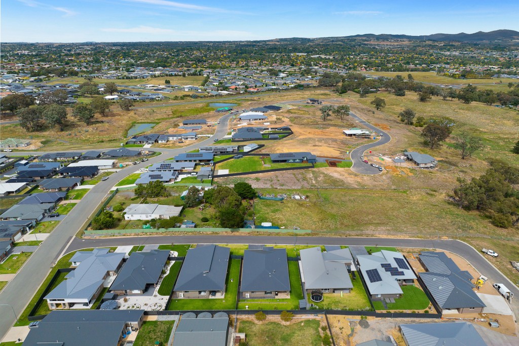 2 Hutchinson Close, Orange NSW 2800 - photo 22