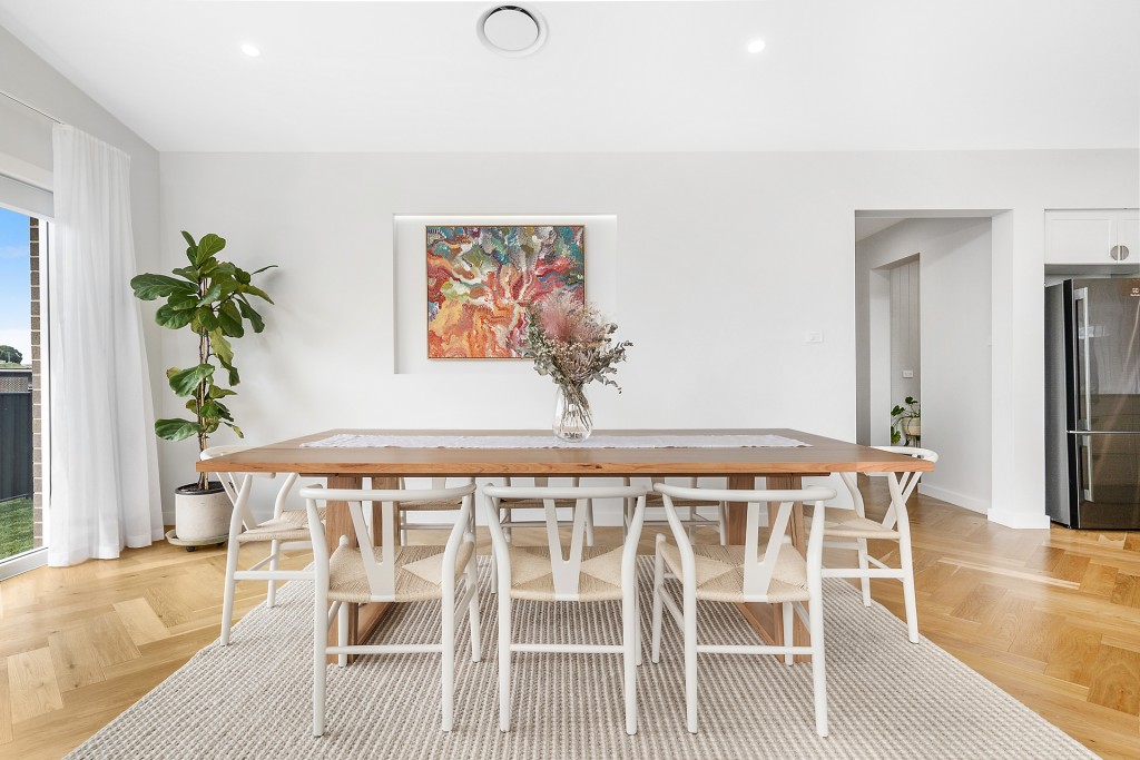 2 Hutchinson Close, Orange NSW 2800 - photo 8