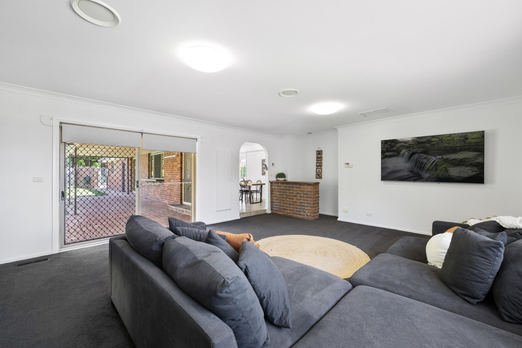 9 Polona Street, Blayney NSW 2799 - photo 5
