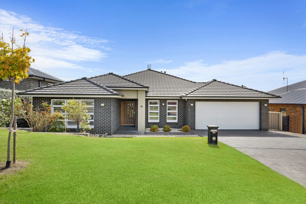 18 Bartlett Street, Orange NSW 2800 - McGrath Central West