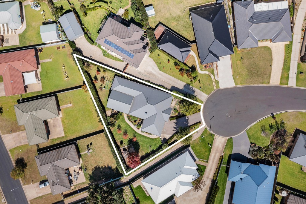 12 McCarron Place, Orange NSW 2800 - photo 8