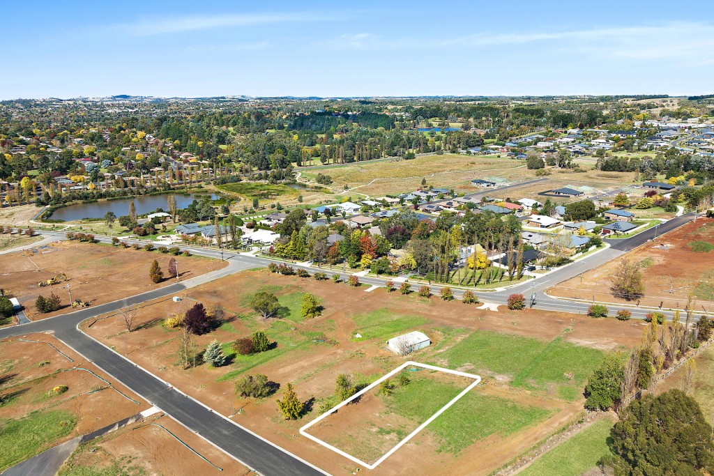 13 Georgia Oak Avenue, Orange NSW 2800 - photo 2