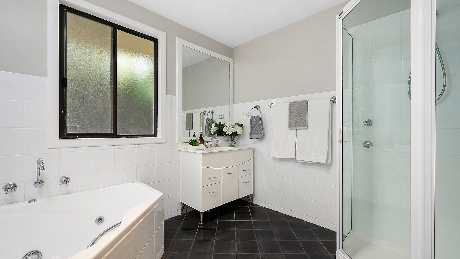3 Endeavour Avenue, Orange NSW 2800 - photo 8