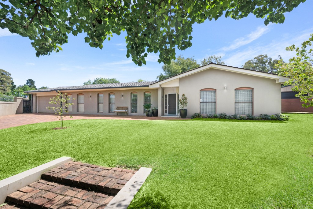 3 Parnoo Place, Orange NSW 2800 - McGrath Central West