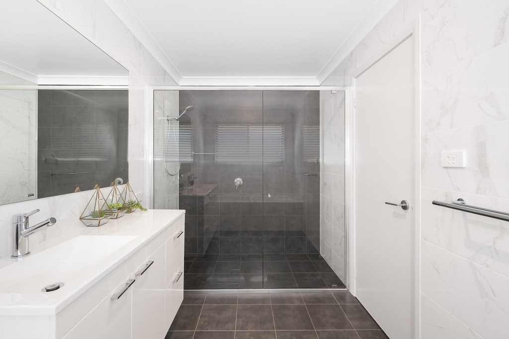 43 Lombardy Way, Orange NSW 2800 - photo 12