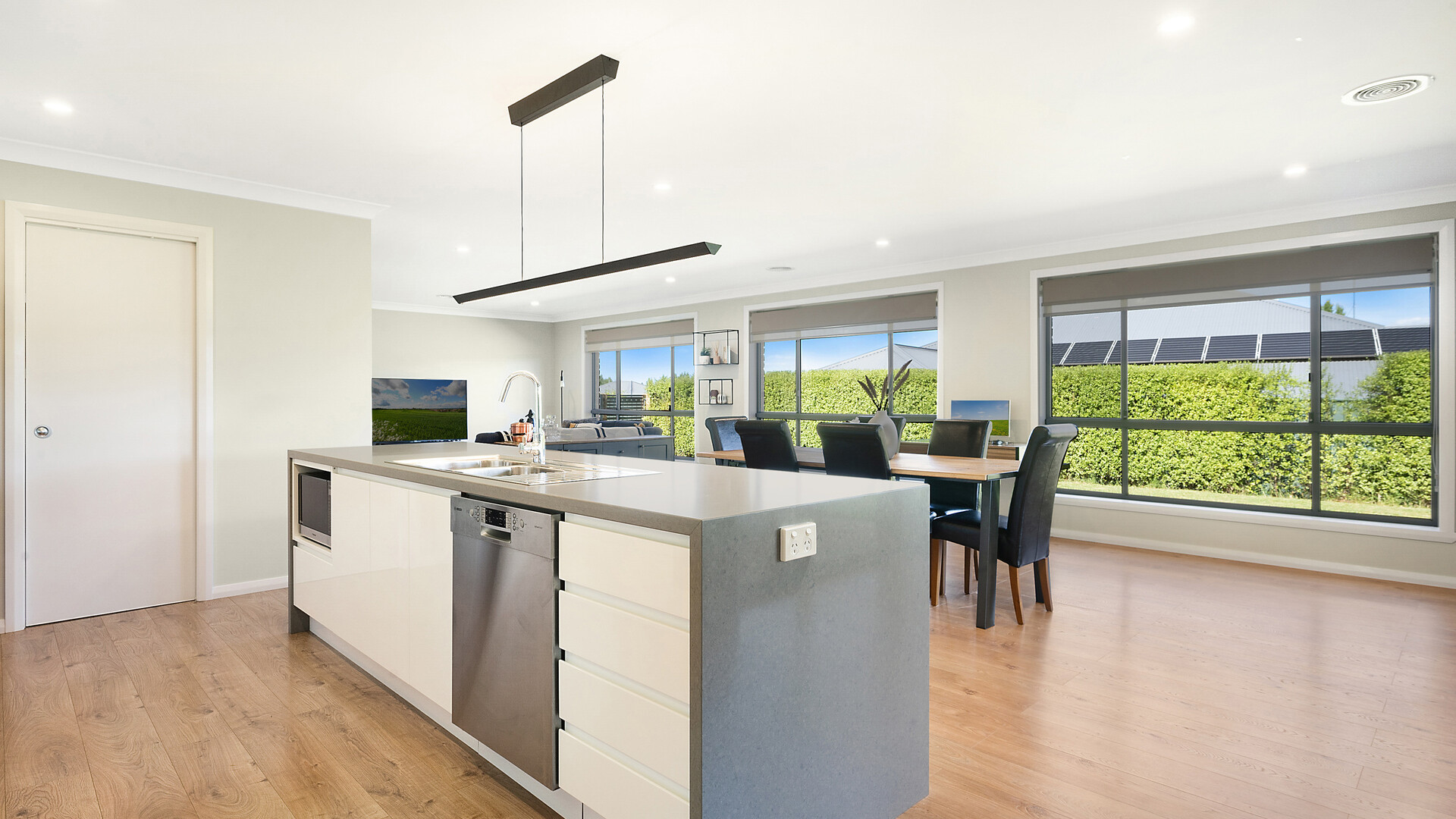 43 Lombardy Way, Orange NSW 2800 - photo 3