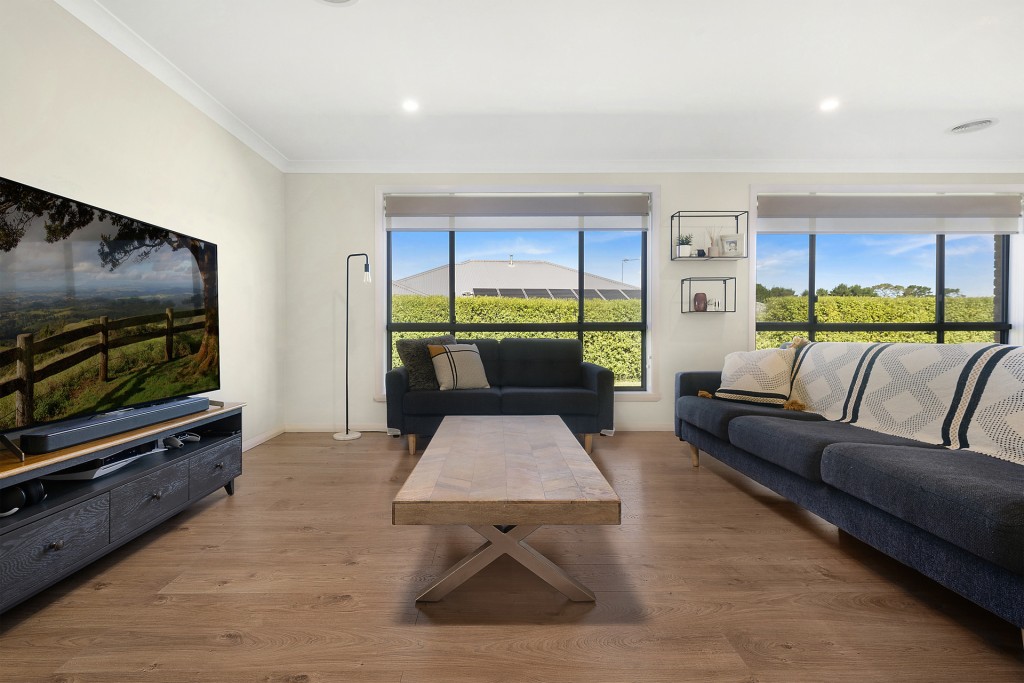43 Lombardy Way, Orange NSW 2800 - photo 5