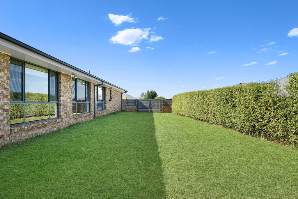 43 Lombardy Way, Orange NSW 2800 - photo 8
