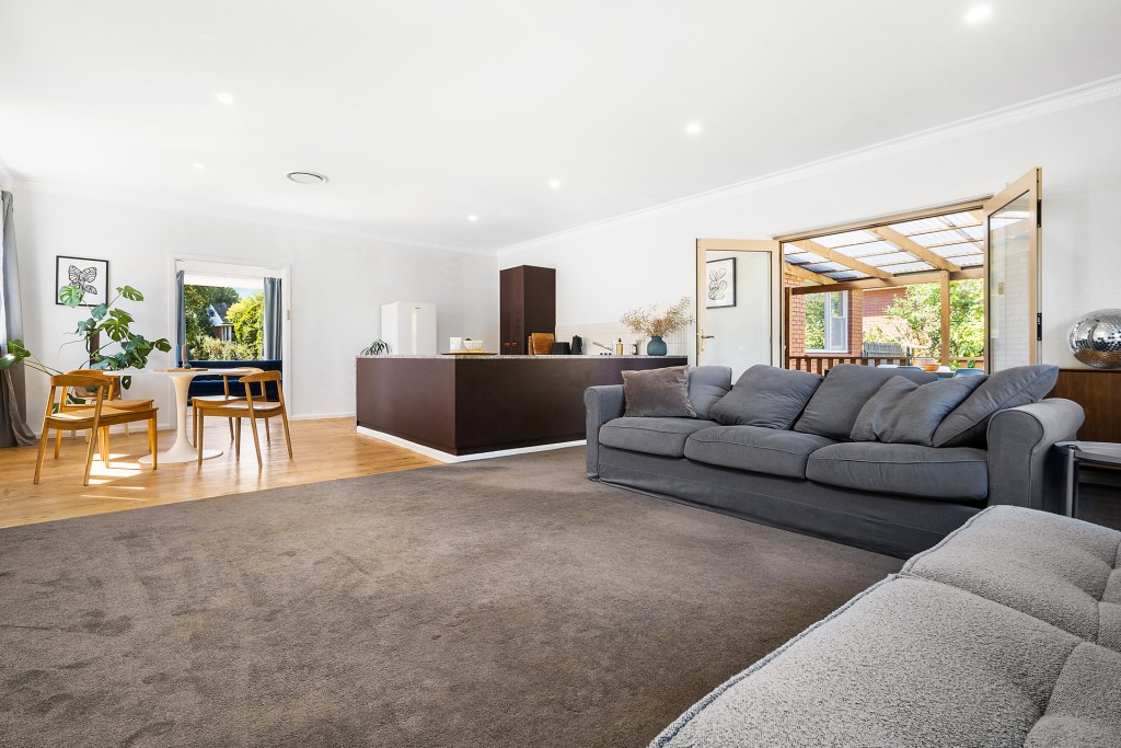 9 Pirinari Place, Orange NSW 2800 - photo 6