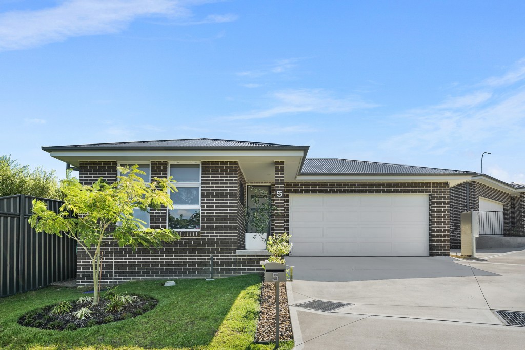 5 Lily Pilly Place, Orange NSW 2800 - photo 2