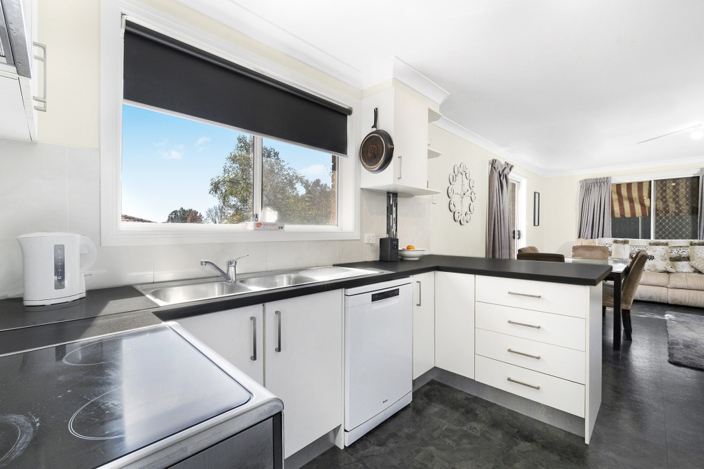 24 Sieben Drive, Orange NSW 2800 - photo 3
