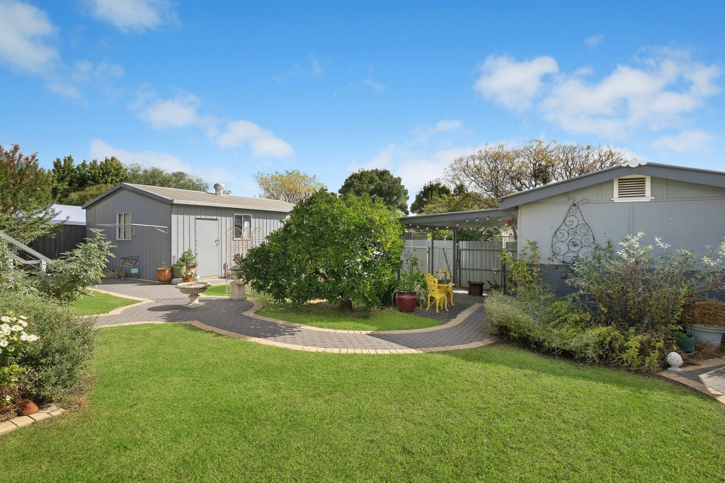 25 Belmore Street, Canowindra NSW 2804 - photo 15