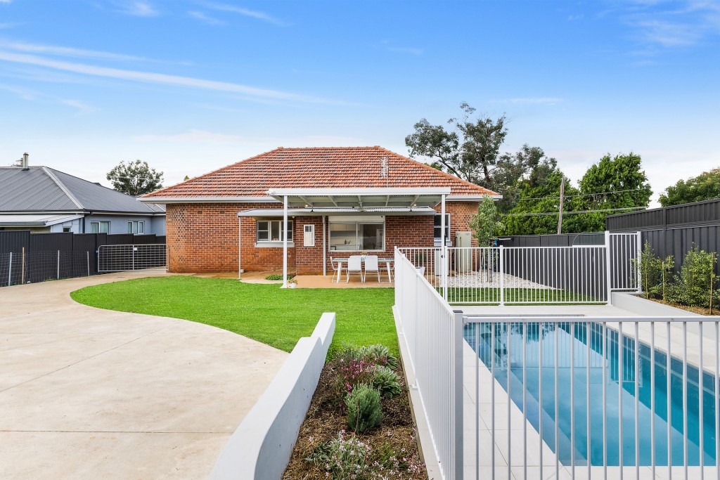 9 Barrett Street, Orange NSW 2800 - photo 11