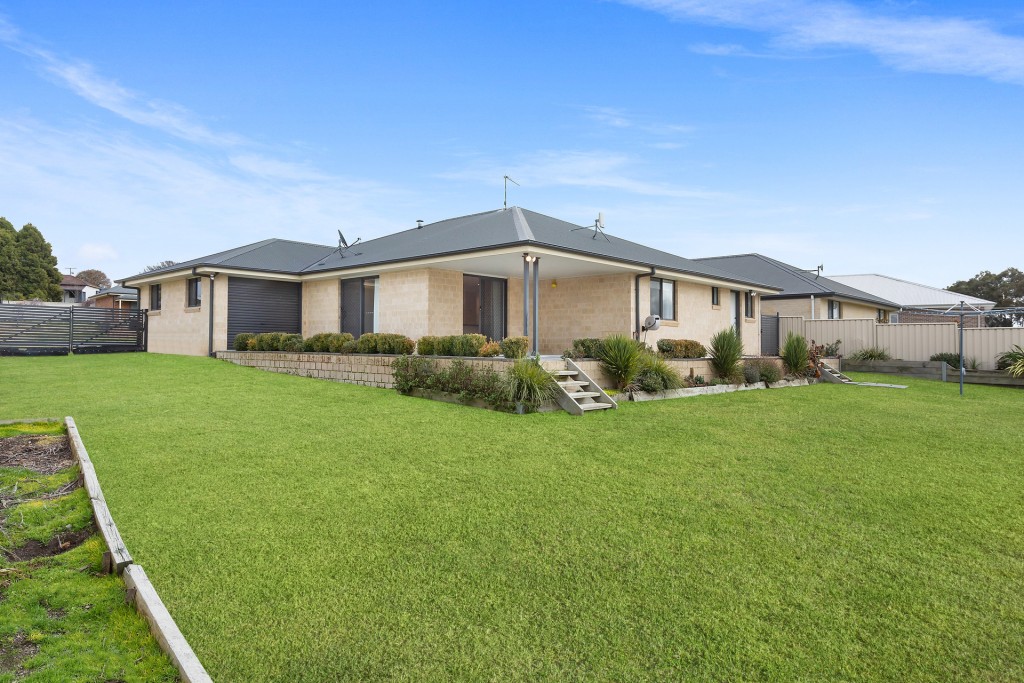 4 Johnston Crescent, Blayney NSW 2799 - McGrath Central West