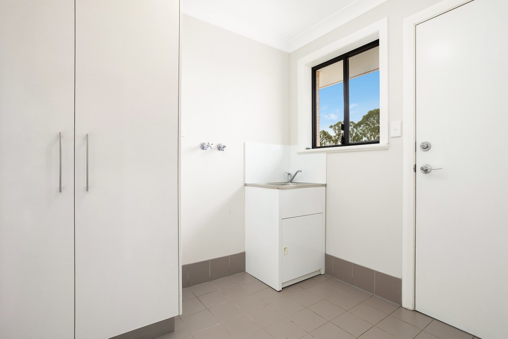 4 Johnston Crescent, Blayney NSW 2799 - photo 13