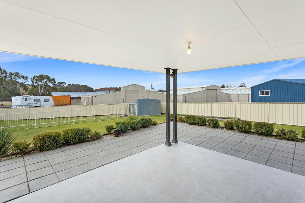 4 Johnston Crescent, Blayney NSW 2799 - photo 15