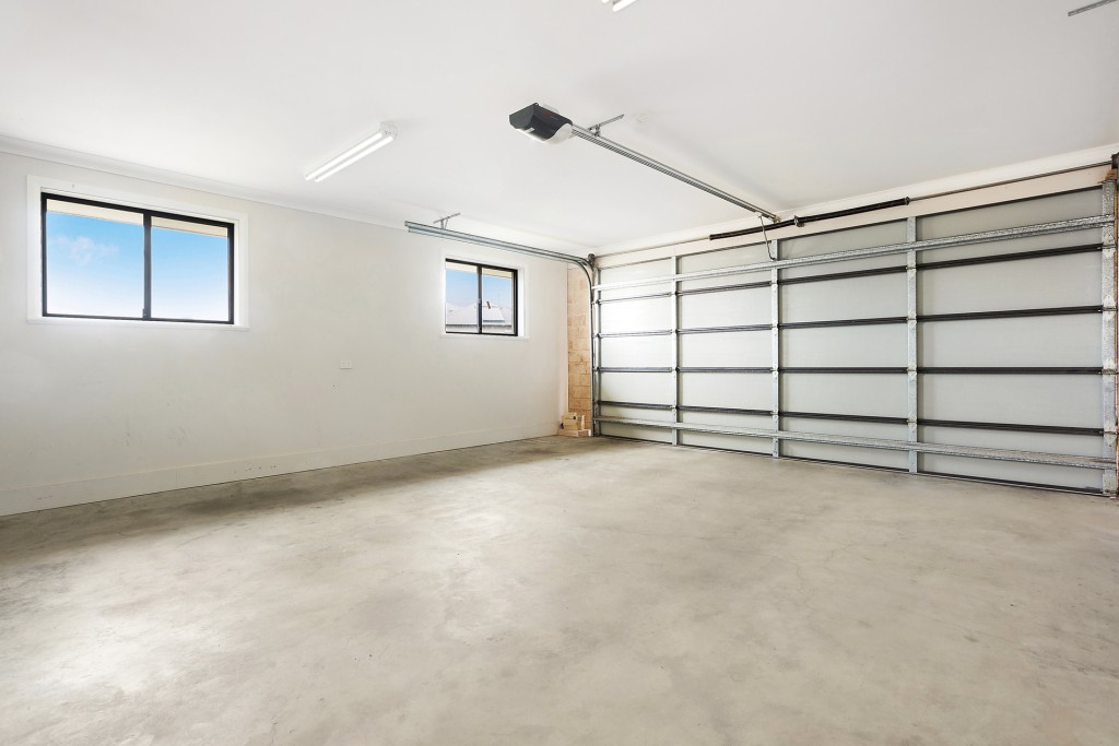 4 Johnston Crescent, Blayney NSW 2799 - photo 16