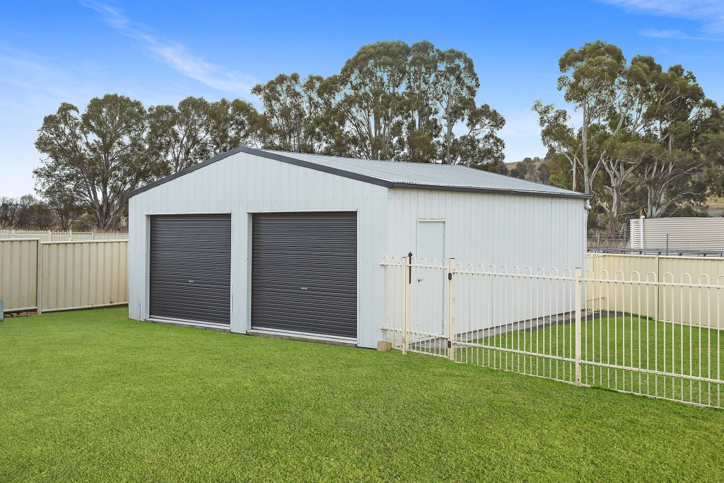 4 Johnston Crescent, Blayney NSW 2799 - photo 3