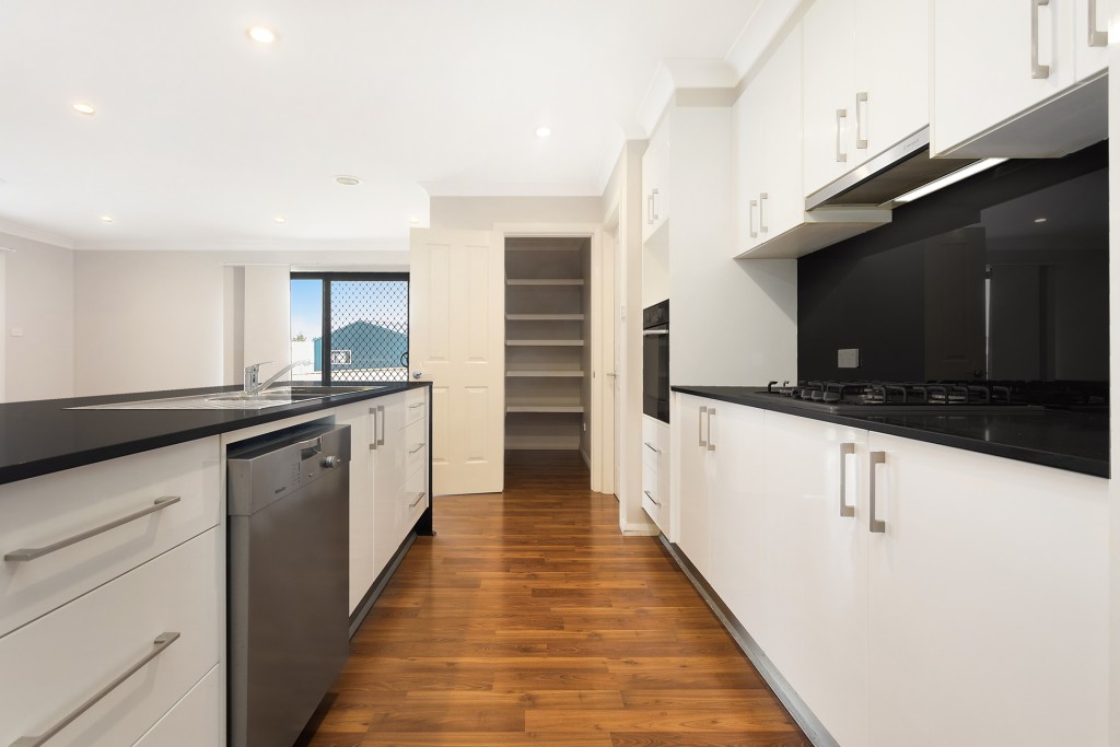 4 Johnston Crescent, Blayney NSW 2799 - photo 6