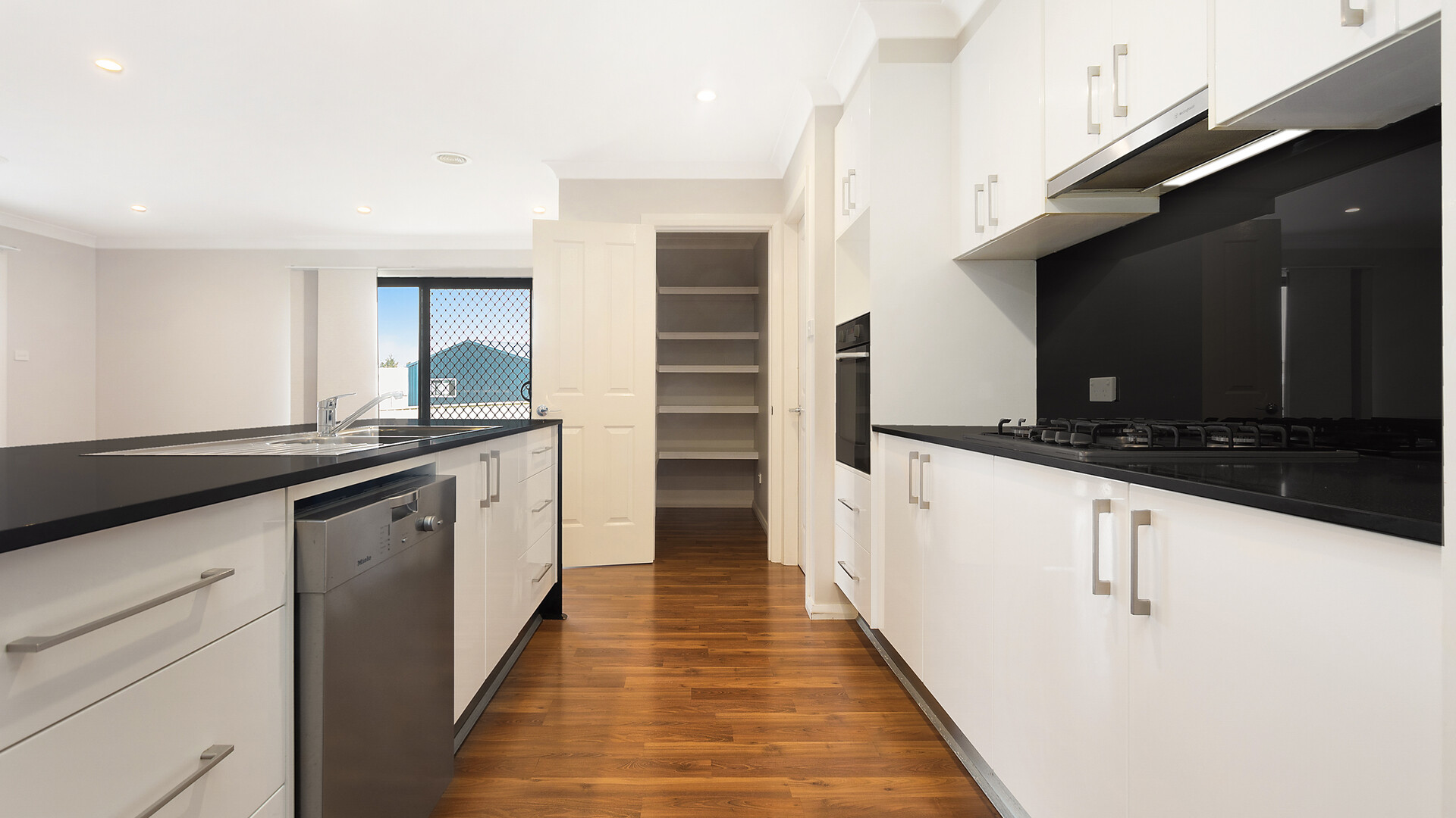 4 Johnston Crescent, Blayney NSW 2799 - photo 6