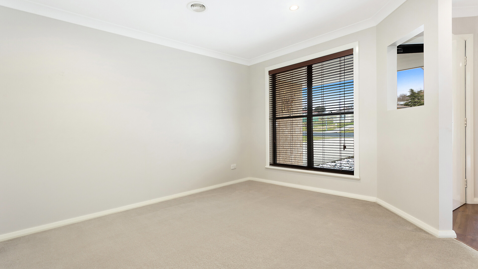 4 Johnston Crescent, Blayney NSW 2799 - photo 7