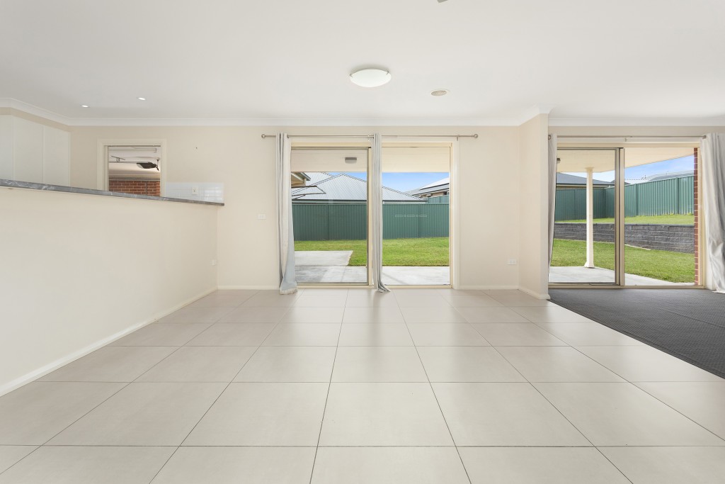 22 Blaxland Drive, Llanarth NSW 2795 - photo 5