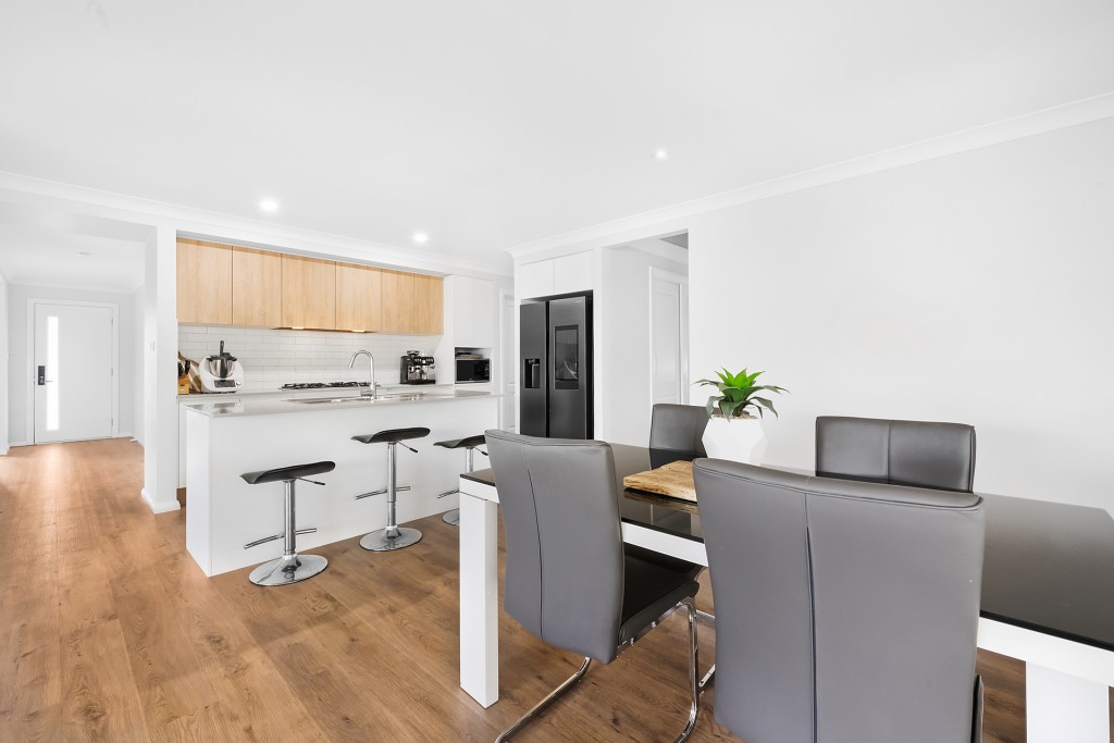 2 Streatfeild Close, Blayney NSW 2799 - photo 2