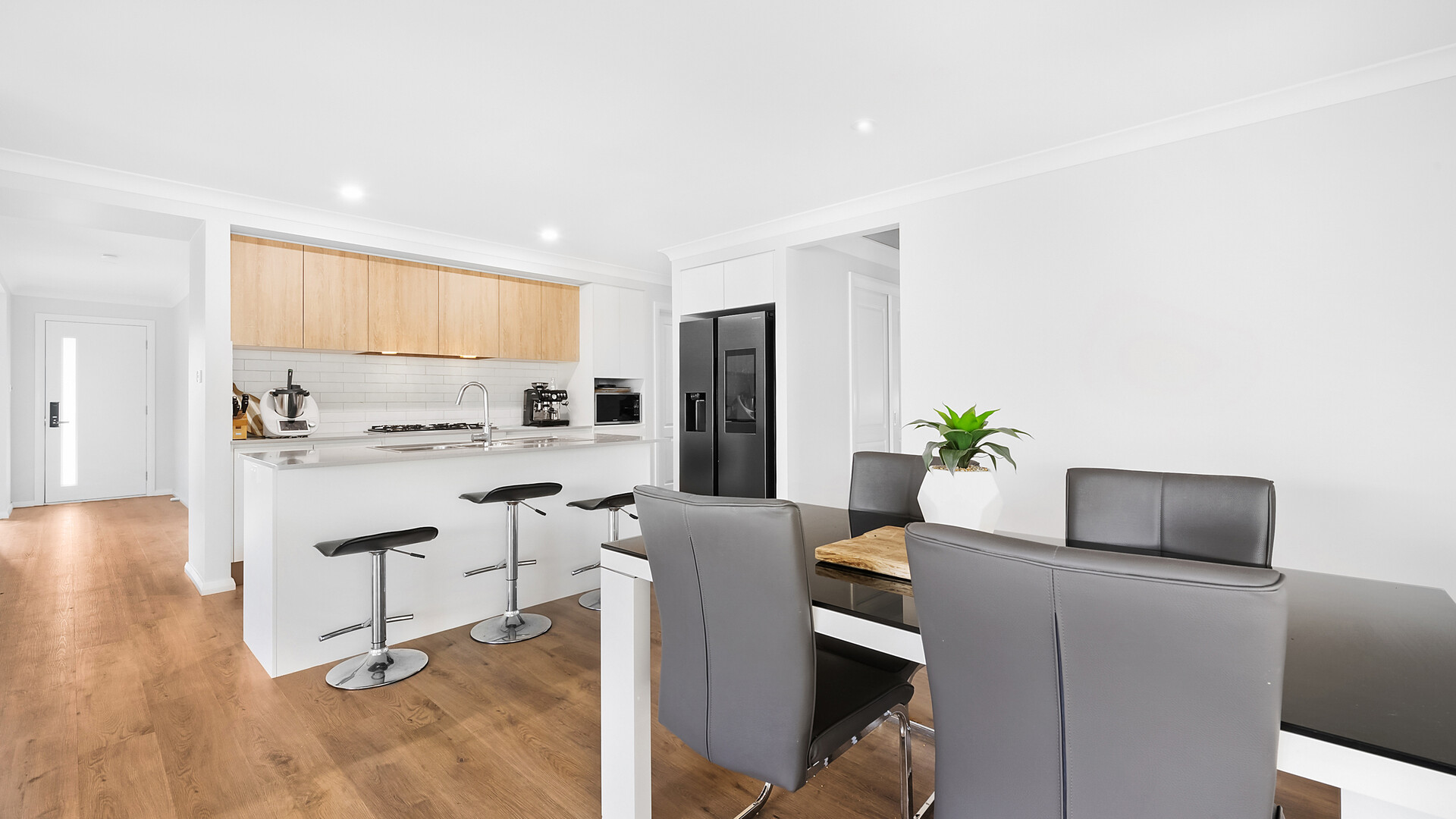 2 Streatfeild Close, Blayney NSW 2799 - photo 2