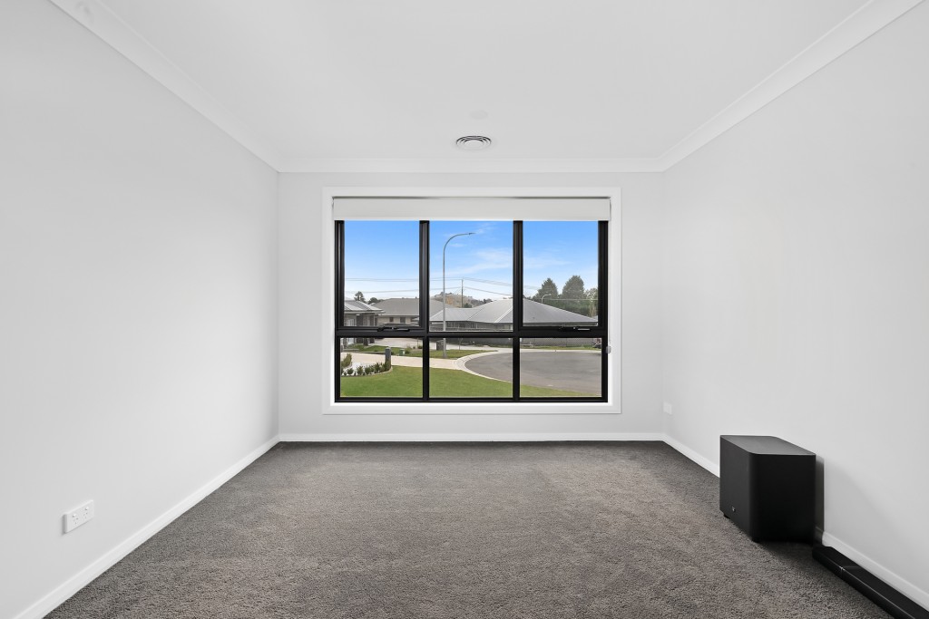 2 Streatfeild Close, Blayney NSW 2799 - photo 5